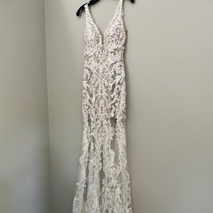 Brand new wedding dress
